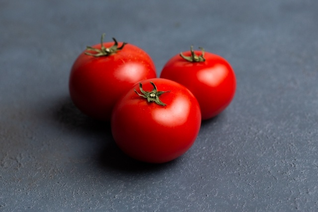 トマト3個